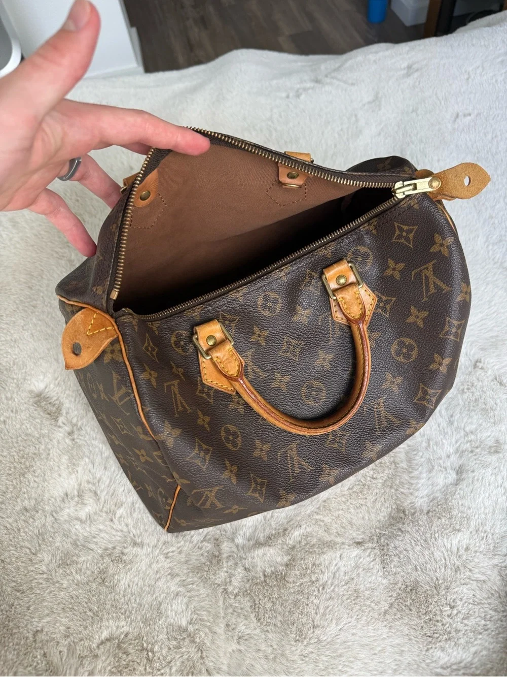 Louis Vuitton Speedy 30